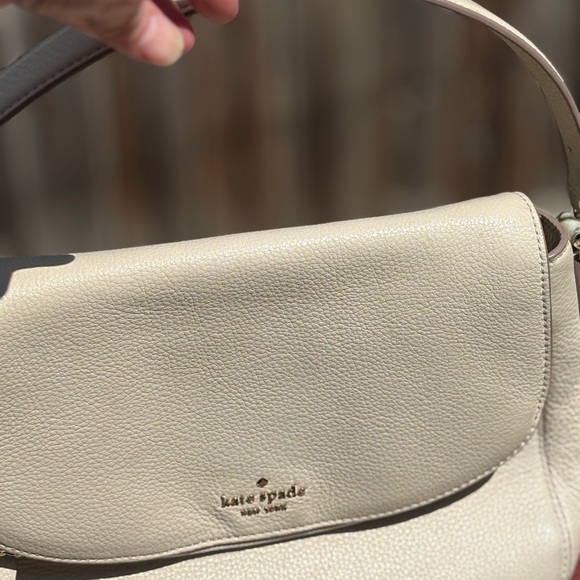 Kate Spade Run Around Large Flap Crossbody with Bonus Shoulder Stap. - Picture 7 of 12